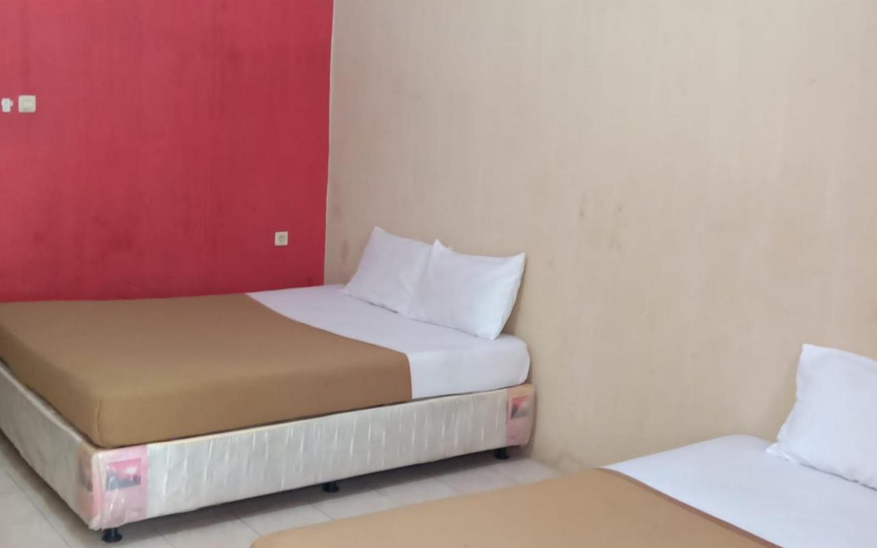 Hotel Nirwana Situbondo Redpartner Banyuanget Bagian luar foto