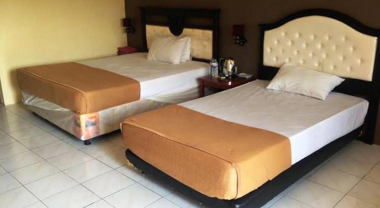 Hotel Nirwana Situbondo Redpartner Banyuanget Bagian luar foto